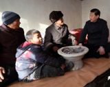 把群众观作为党性教育的重要内容