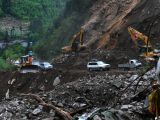 【直击雅安】灾区道路保持通畅