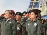朴槿惠出席自产直升机列装仪式