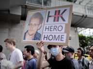 香港民众美国驻港领事馆前声援斯诺登