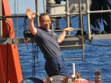 “蛟龙”号搭载首位“乘客”在南海下潜