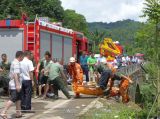 云南西双版纳旅游大巴翻车事故致8死19伤