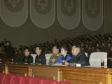 金正恩携夫人观看朝鲜军队舞蹈表演