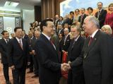 李克强会见2013年度中国政府“友谊奖”获奖专家