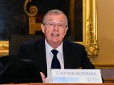 三位美国经济学家分享2013年诺贝尔经济学奖