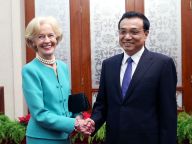 李克强会见澳大利亚总督布赖斯