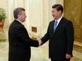 习近平会见马其顿总统伊万诺夫