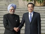 李克强与印度总理辛格共同会见记者