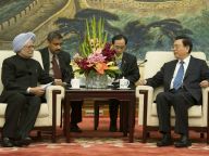 张德江会见印度总理辛格