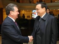 李克强与乌兹别克斯坦总理米尔济约耶夫举行会谈