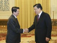 刘云山会见柬埔寨人民党代表团