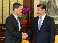 习近平会见梁振英