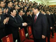 习近平会见探月工程嫦娥三号任务参研参试人员代表