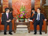 张高丽会见亚行行长中尾武彦