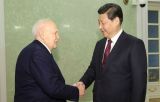 习近平会见希腊总统帕普利亚斯