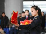 动感“快闪舞” 车站送花灯