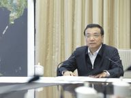 李克强在国务院应急指挥中心与中方搜救船长通话