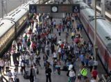 中国铁路“五一”假期发送旅客逾3698万人次