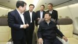 习近平体验C919客机样机：把大飞机搞上去
