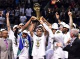 圣安东尼奥马刺队击败迈阿密热火队夺得NBA总冠军