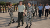 习近平向解放军指战员武警部队官兵民兵预备役人员致以节日祝贺