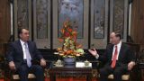 王岐山会见并宴请塔吉克斯坦总统拉赫蒙 