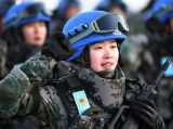 中国维和步兵营每人一套重型防弹衣