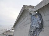 山东日照沿海防潮堤垮塌 数百米竟无一根钢筋