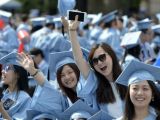哥伦比亚大学毕业典礼上的“中国面孔”