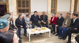 独家评论 丨 “三严三实”要永远高举理论联系实际的旗帜