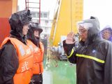 李克强再赴客船翻沉现场看望救援人员 统筹指挥部署下一步救援工作
