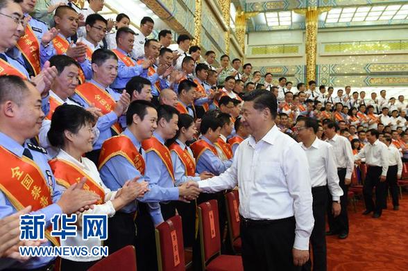 习近平：坚定不移打赢禁毒人民战争