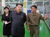 金正恩视察朝鲜乐浪卫生用品厂