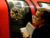 伦敦地铁员工大罢工致交通瘫痪