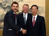 张高丽会见美国总统顾问迪斯