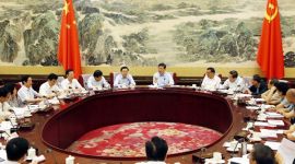 独家评论 丨领导干部要以上率下，做好示范 