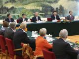 习近平会见出席第七轮中美工商领袖和前高官对话的美方代表