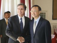 杨洁篪会见美国常务副国务卿布林肯