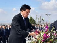 刘云山朝鲜行：祭扫志愿军烈士陵园