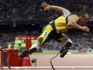 刀锋战士入狱一年后获假释