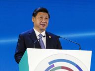 习近平出席亚太经合组织工商领导人峰会并发表主旨演讲