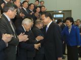 李克强会见中国博士后青年创新人才座谈会代表