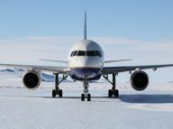 波音客机成功降落南极蓝冰跑道