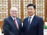 李源潮会见加拿大参议长富里