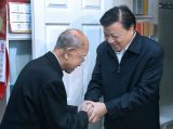 刘云山看望文化界知名人士