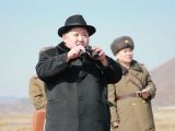 金正恩观摩战斗飞行员训练