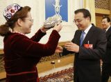 李克强参加新疆维吾尔自治区代表团审议