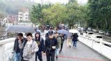 香港市民提早清明拜祭 多处坟场人潮塞爆