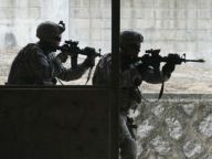 韩美特种兵举行联合反恐演习