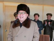 金正恩指导试射新型防空火箭